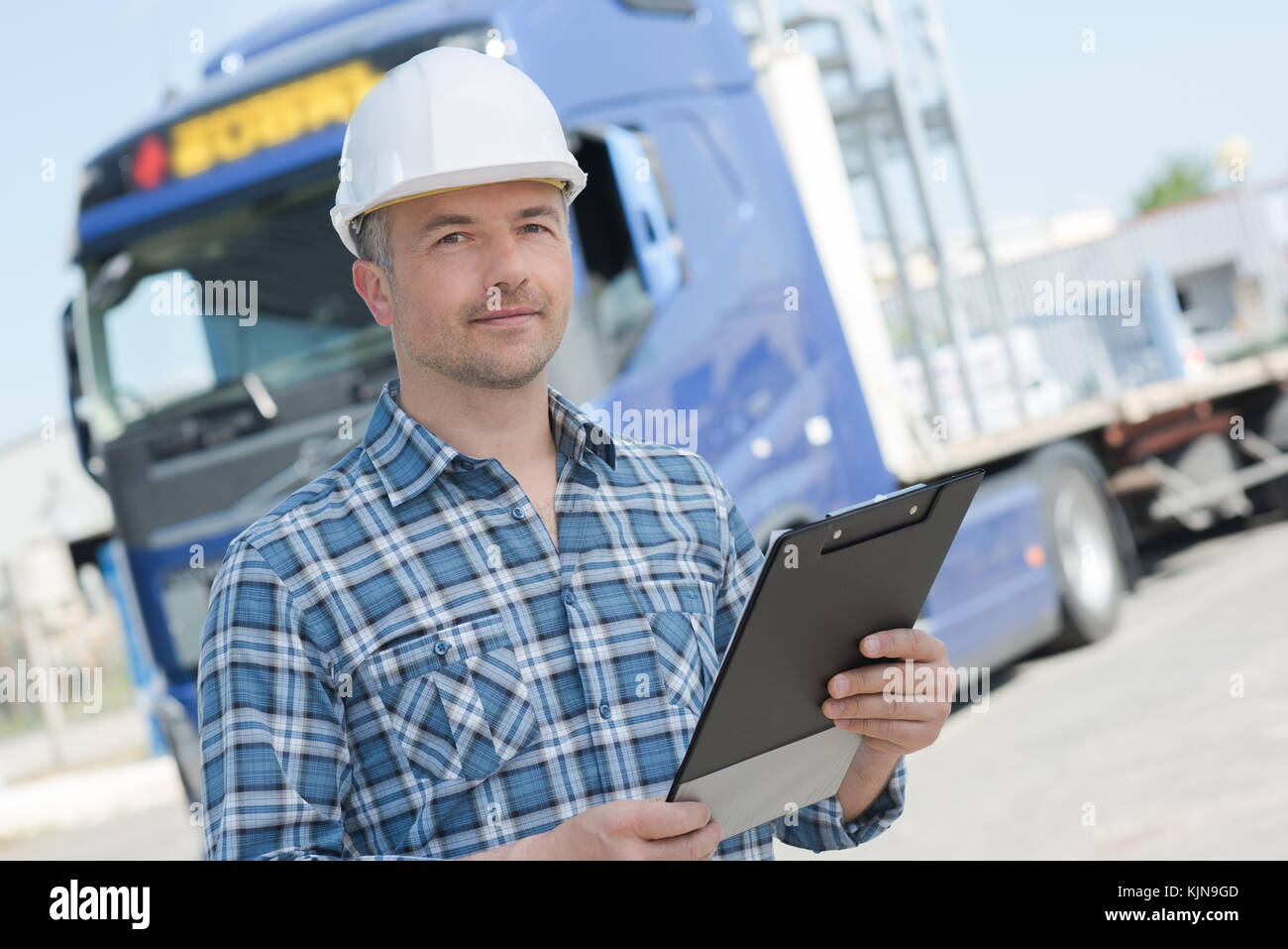 Logistik Mitarbeiter posing Stockfoto