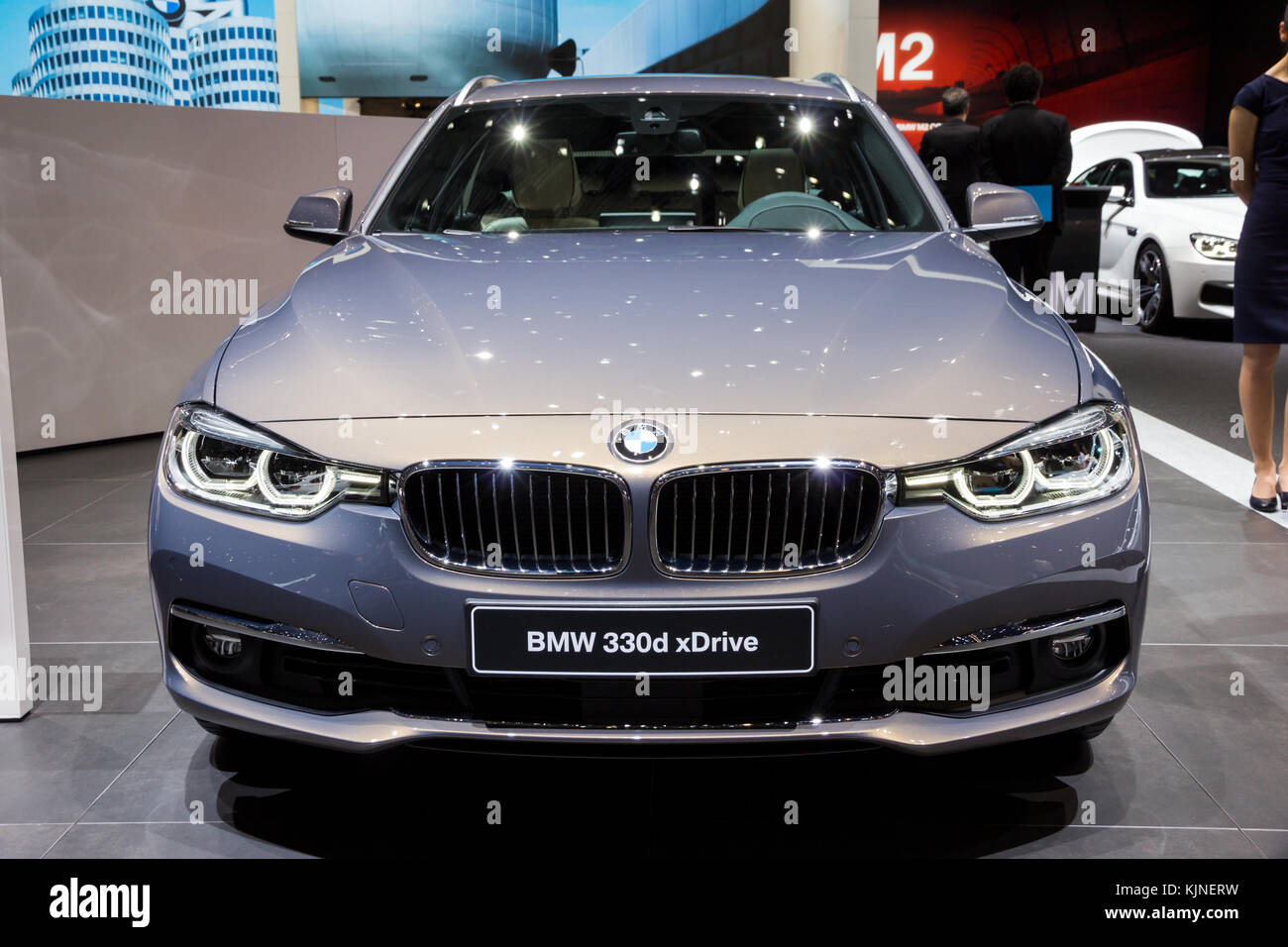 Genf, Schweiz - 1. MÄRZ 2016: BMW 330d xDrive Touring Car auf dem 86. Internationalen Automobilsalon in Genf präsentiert. Stockfoto