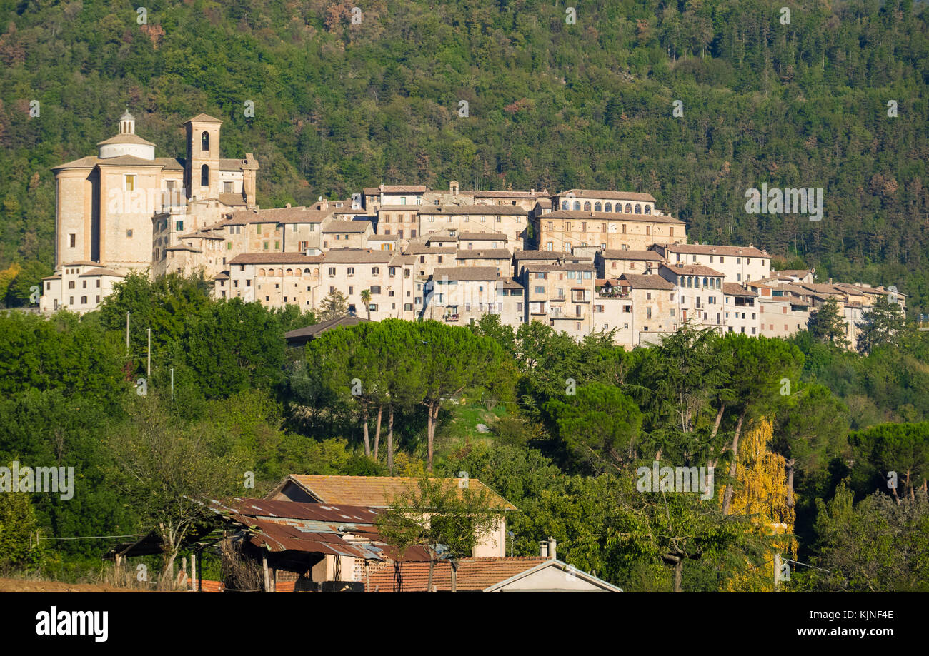 Contigliano (Italien) - das historische Zentrum von einem alten und sehr kleinen Stone Town in Sabina Region, Provinz von Rieti, Italien Stockfoto
