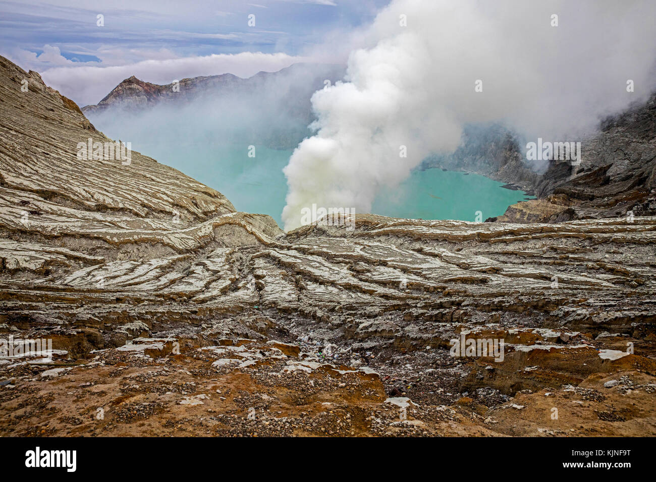 Schwefelsäure See des Kawah Ijen's Mountain Kessel in der banyuwangi Regentschaft von Ostjava, Indonesien Stockfoto