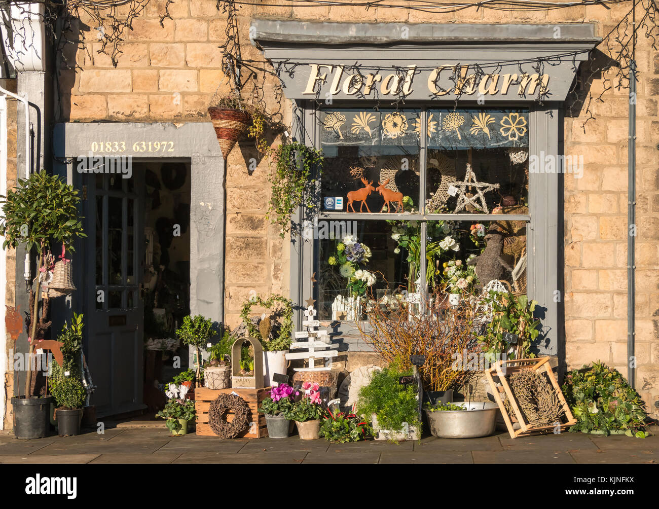 Florist window display Fotos und Bildmaterial in hoher Auflösung Alamy