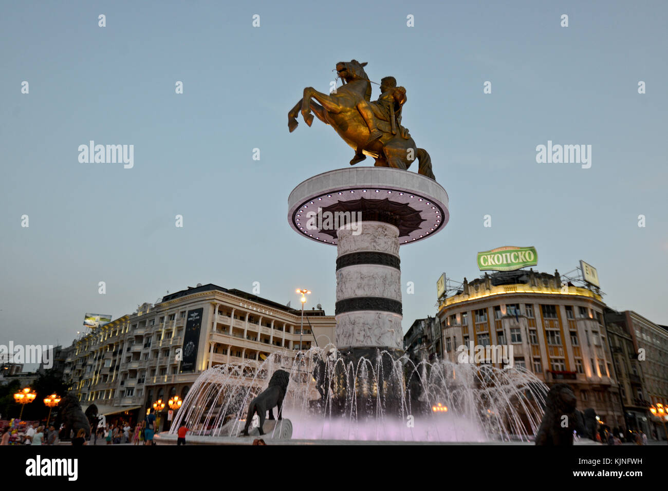 Alexander Der Grosse Statue Skopje Mazedonien Stockfotografie Alamy
