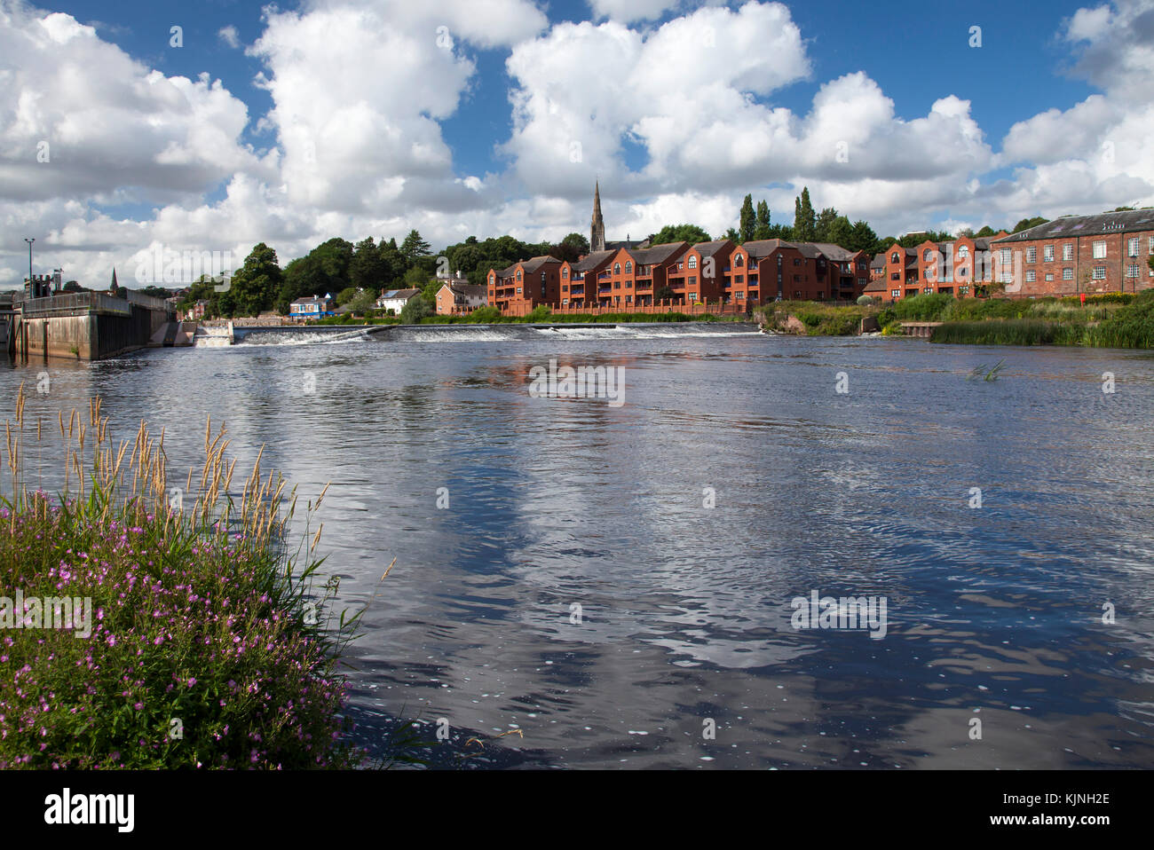 River Exe unter Trews Wehr Exeter Devon Stockfoto