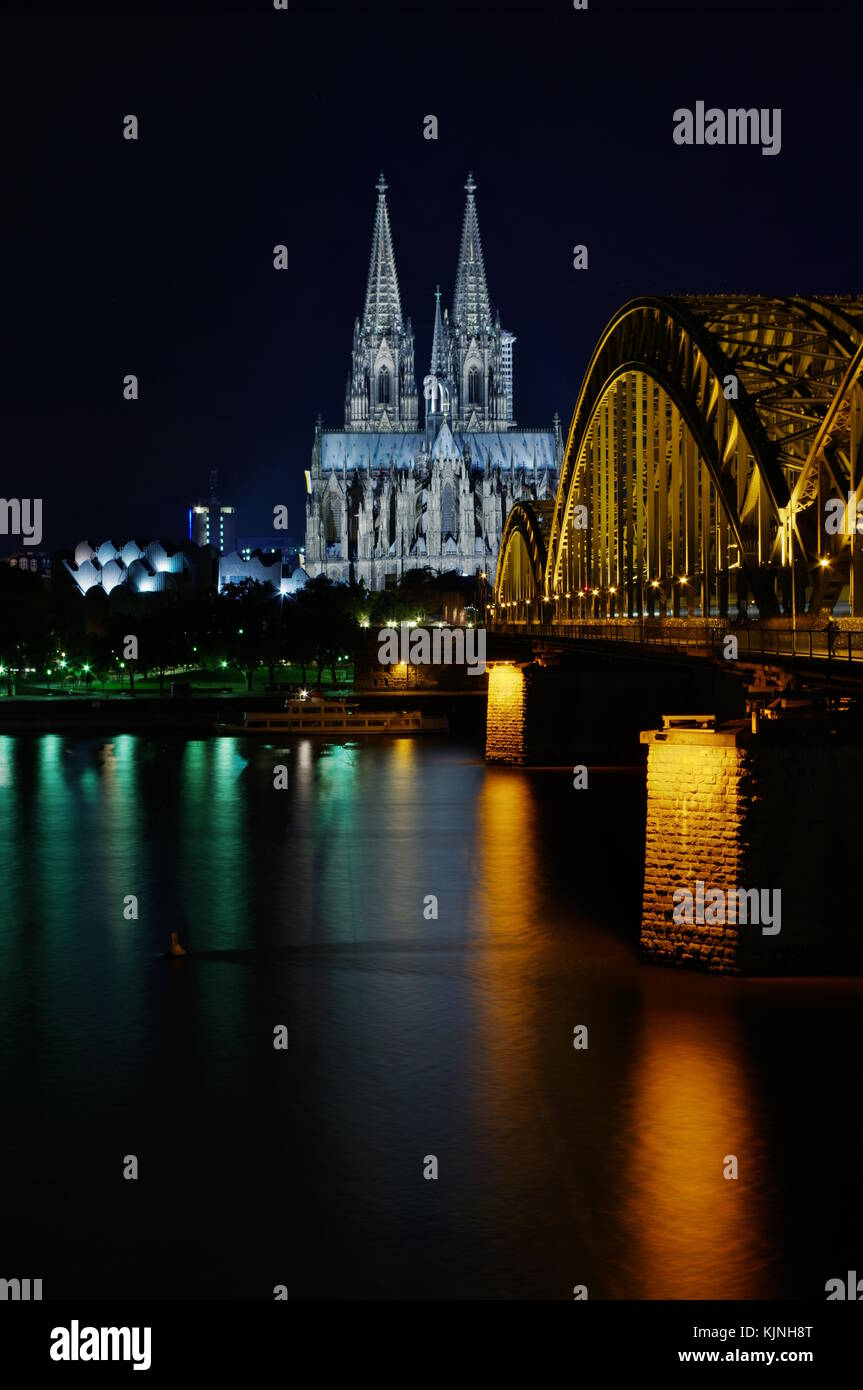 Köln Panorama Nacht Stockfoto