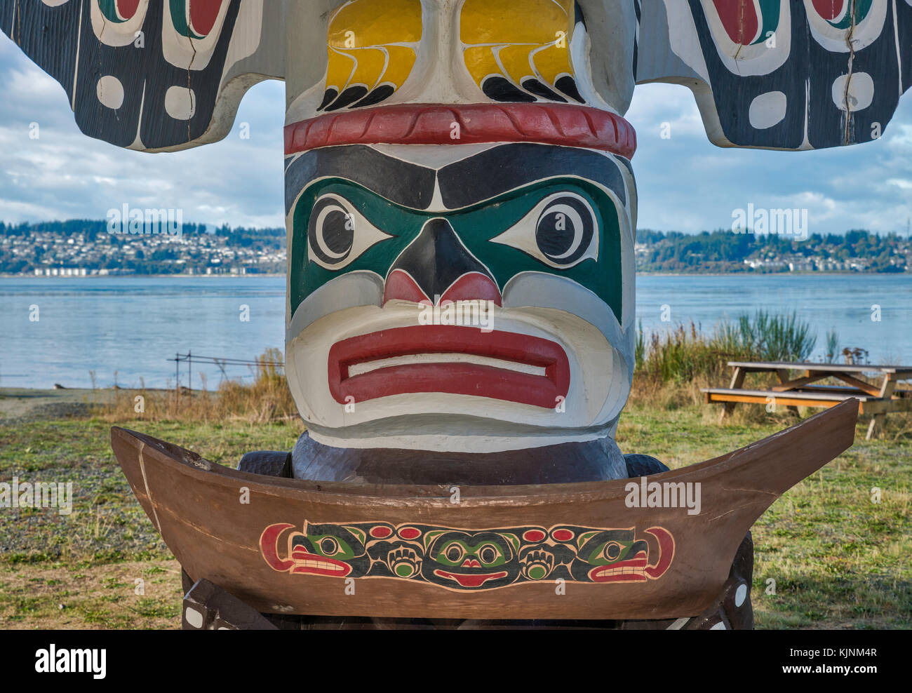 Abbildung der kluge Mann an Totem Pole at Shelter in der Nähe von Nuyumbalees Cultural Center, wir Wai Kai Nation in Cape Mudge Dorf, Quadra Island, BC, Kanada Stockfoto