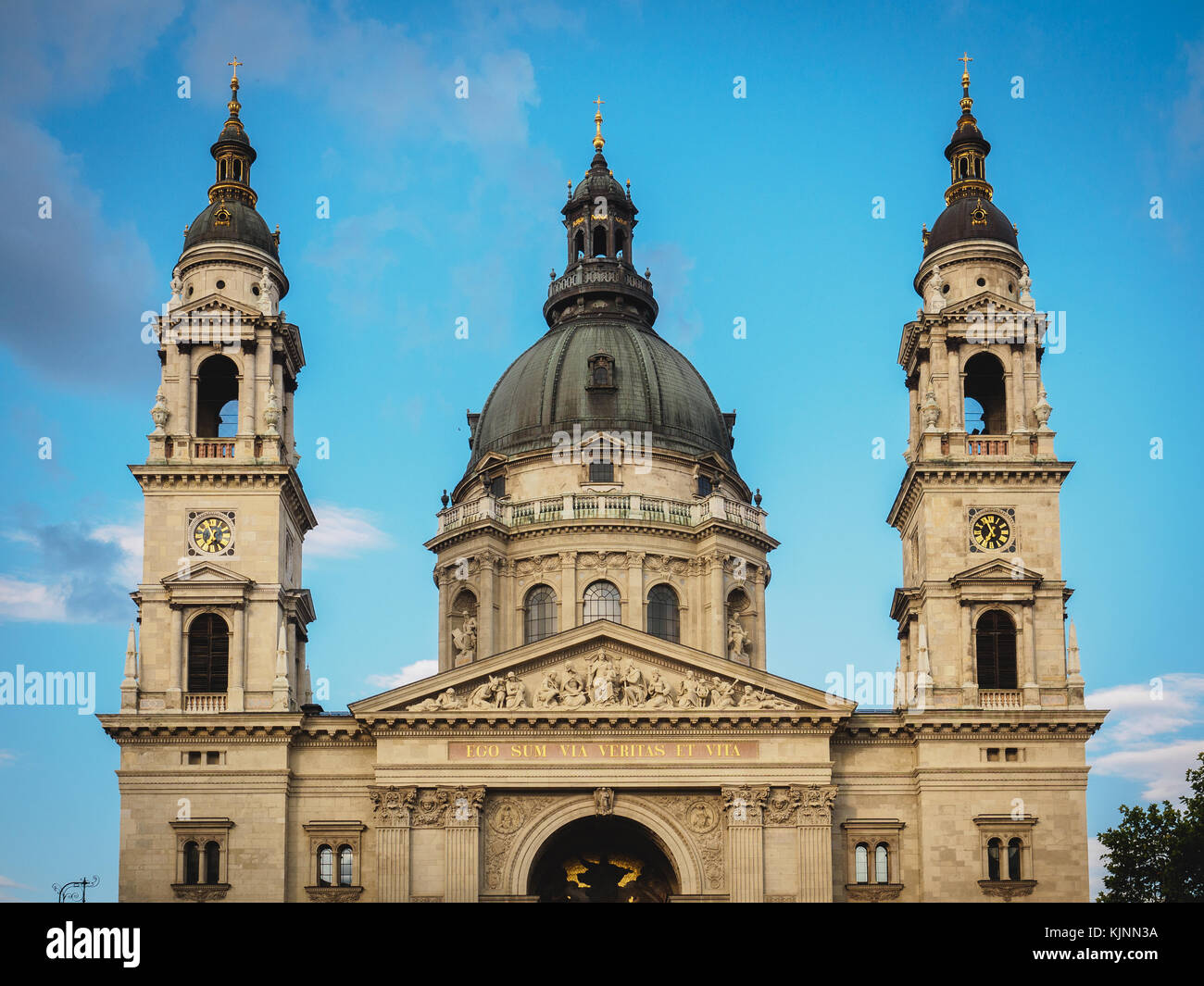 Fassade der St. Stephans Basilika in Budapest (Ungarn). Juni 2017. Querformat. Stockfoto