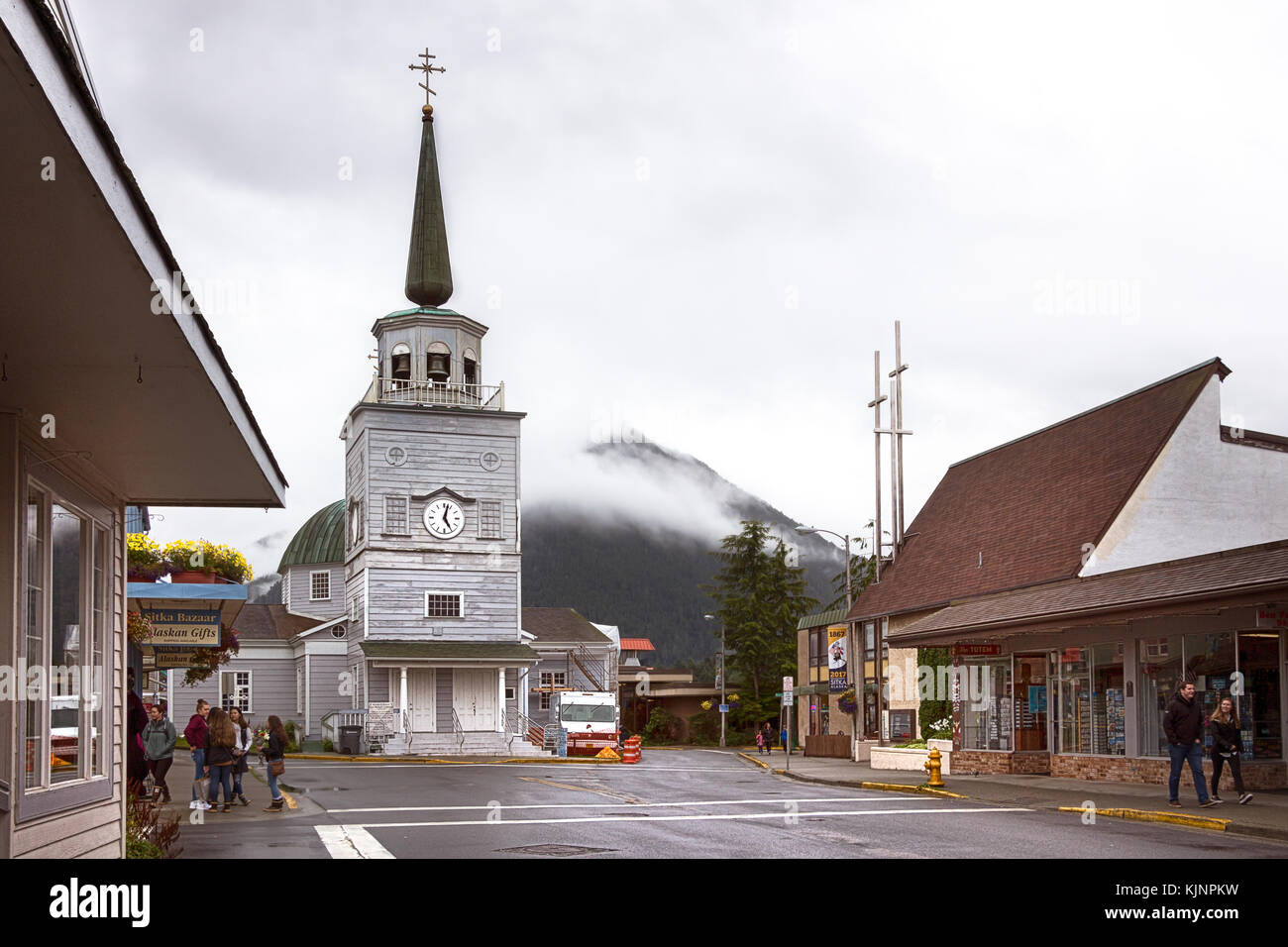 Sitka, Alaska, USA - 20. August 2017: die Kathedrale des hl. Erzengels Michael am Lincoln und matsoutoff Straßen in Sitka, Alaska. Stockfoto