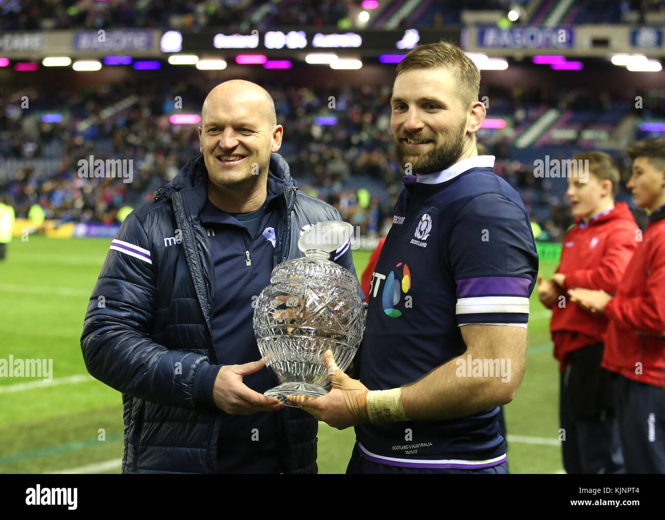 Schottland-Cheftrainer Gregor Townsend (links) und Kapitän John Barclay nach dem Autumn International im Murrayfield Stadium, Edinburgh. Stockfoto