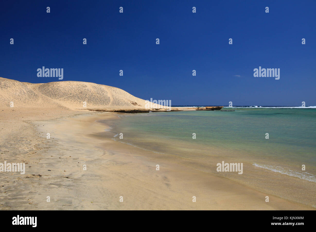 Marsa Mubarak, einer der schönsten Plätze in der Region Marsa Alam, wo Dugong (Seekuh) und Meeresschildkröten gesehen werden kann. Stockfoto