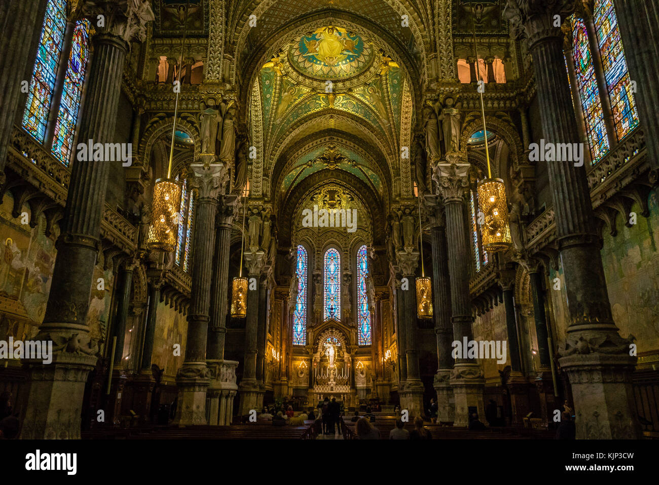 Innenräume der Kirche Notre-Dame-de-Fourvières in Lyon in Frankreich Stockfoto