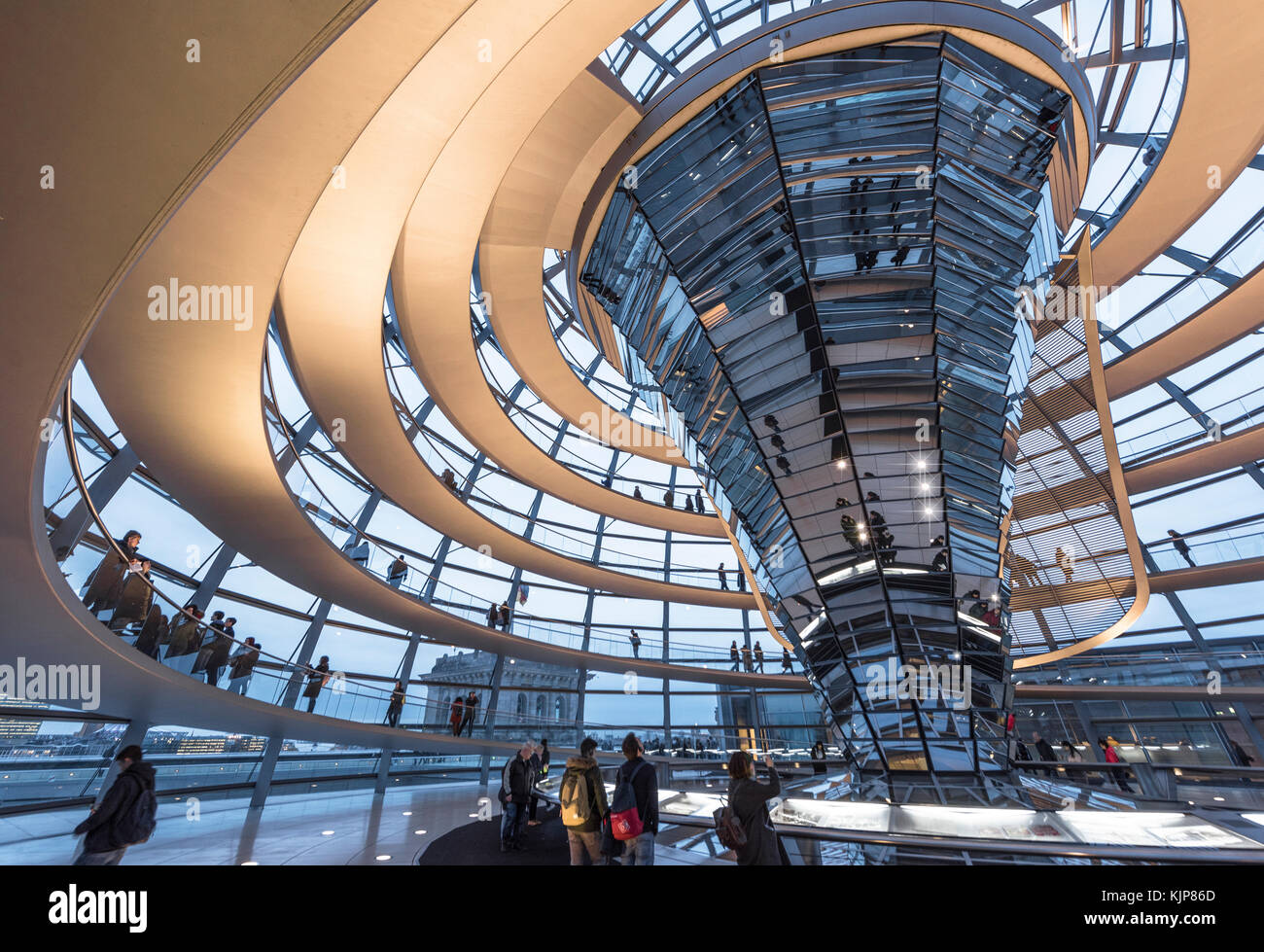 Beeindruckende Bundestag Kuppel Architektur von Norman Foster Stockfoto