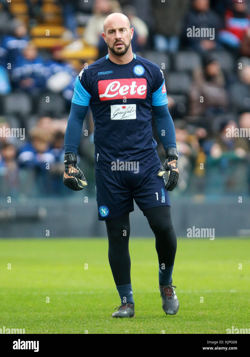 ITALIEN, Udine: Napolys Torhüter Rafael sieht am 26. November 2017 im Dacia Arena Stadium vor dem Fußballspiel der Serie A zwischen Udinese Calcio und SSC Napoli. Anrede: Andrea Spinelli/Alamy Live News Stockfoto