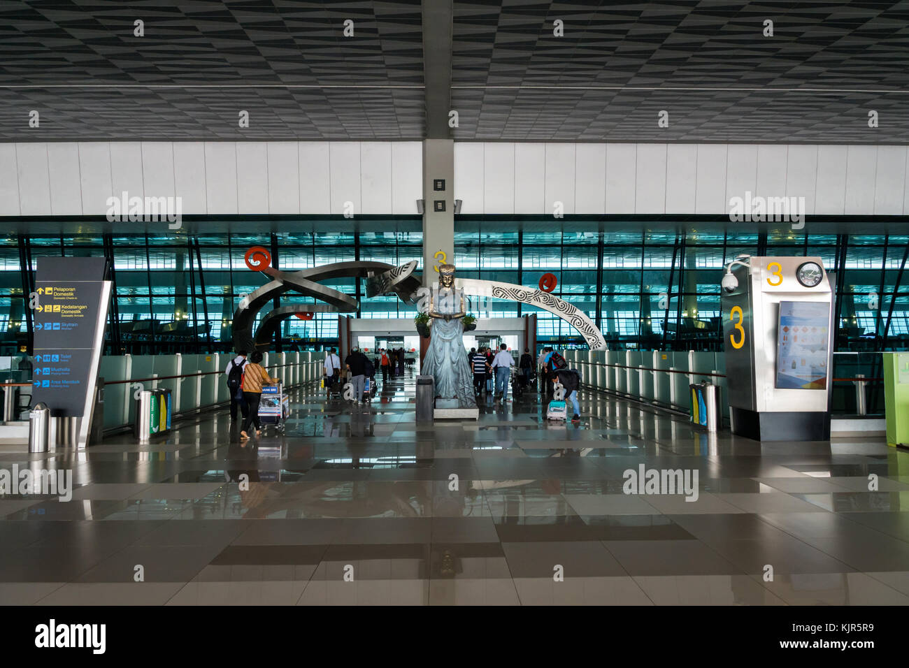 Jakarta, Indonesien: November 2017: Jakarta (Soekarno-Hatta) International Airport Terminal 3. Jakarta Aiport ist der größte Flughafen in Java. Stockfoto