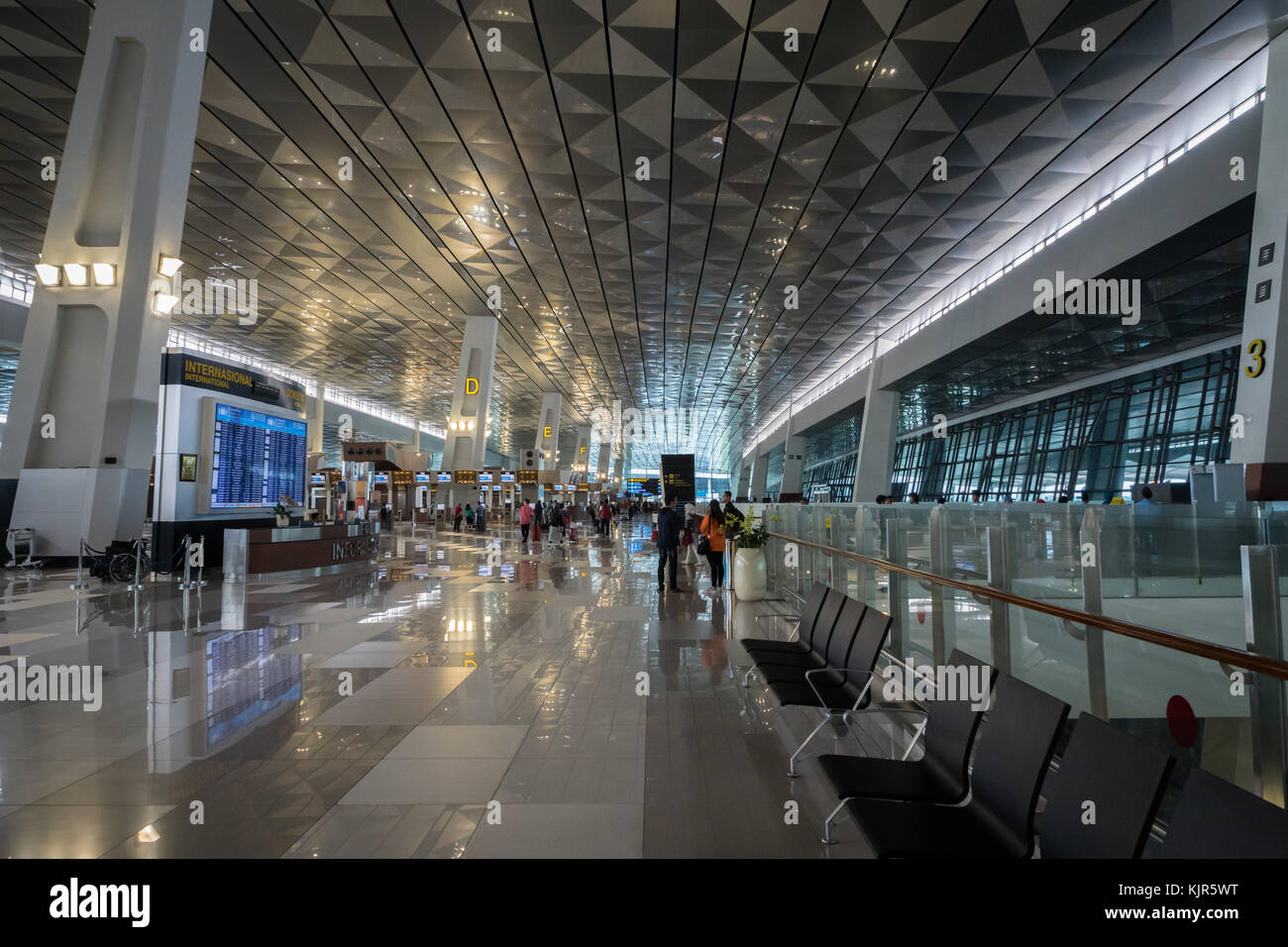Jakarta, Indonesien: November 2017: Jakarta (Soekarno-Hatta) International Airport Terminal 3. Jakarta Aiport ist der größte Flughafen in Java. Stockfoto