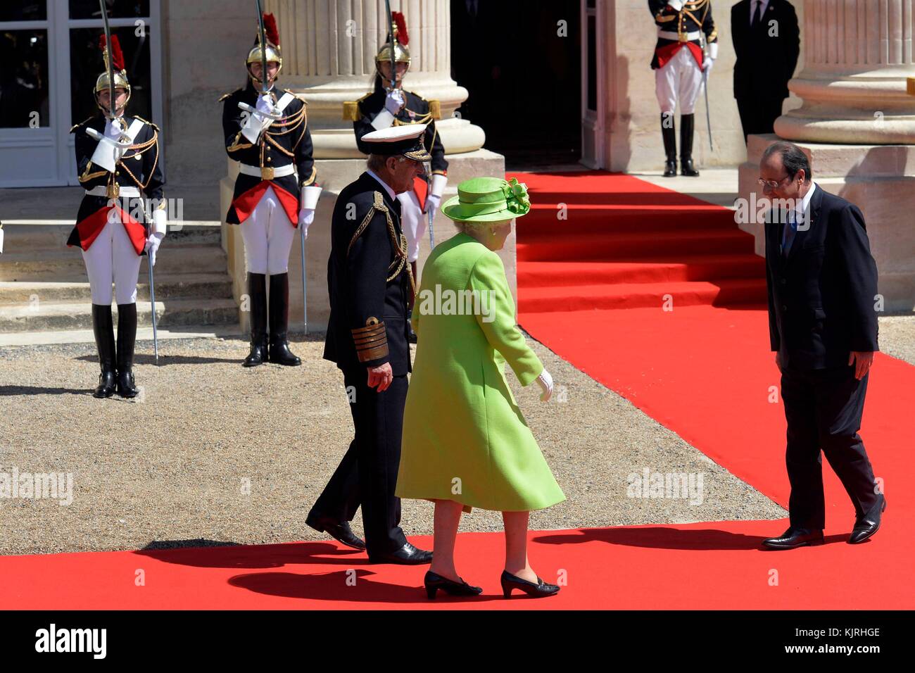 PARIS, FRANKREICH - 2014: DATEIFOTOS - Francois Hollande, Queeen Elizabeth II. Personen: Francois Hollande, Queeen Elizabeth II Stockfoto