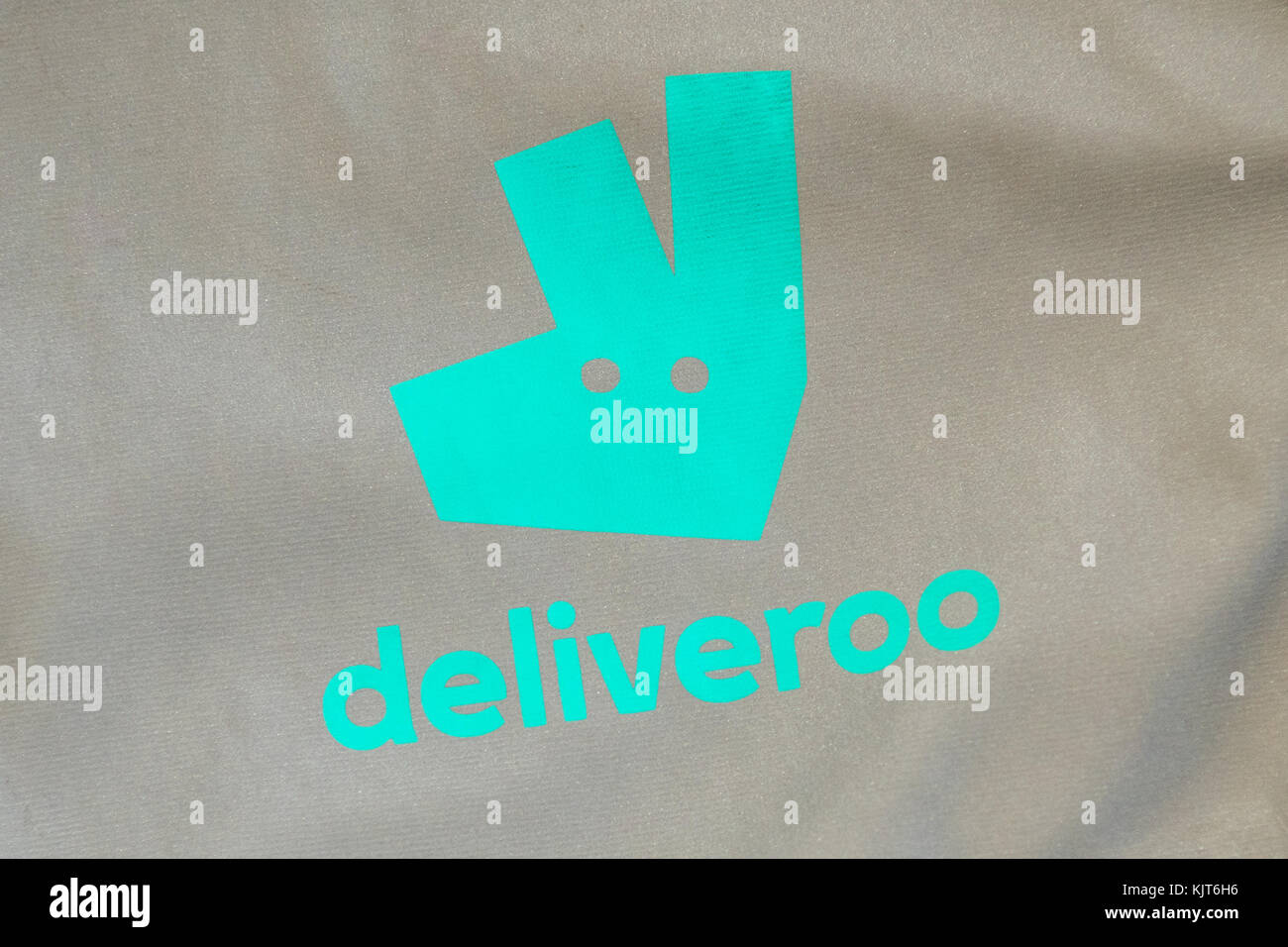 Deliveroo Logo auf deliveroo Rider Uniform Stockfoto