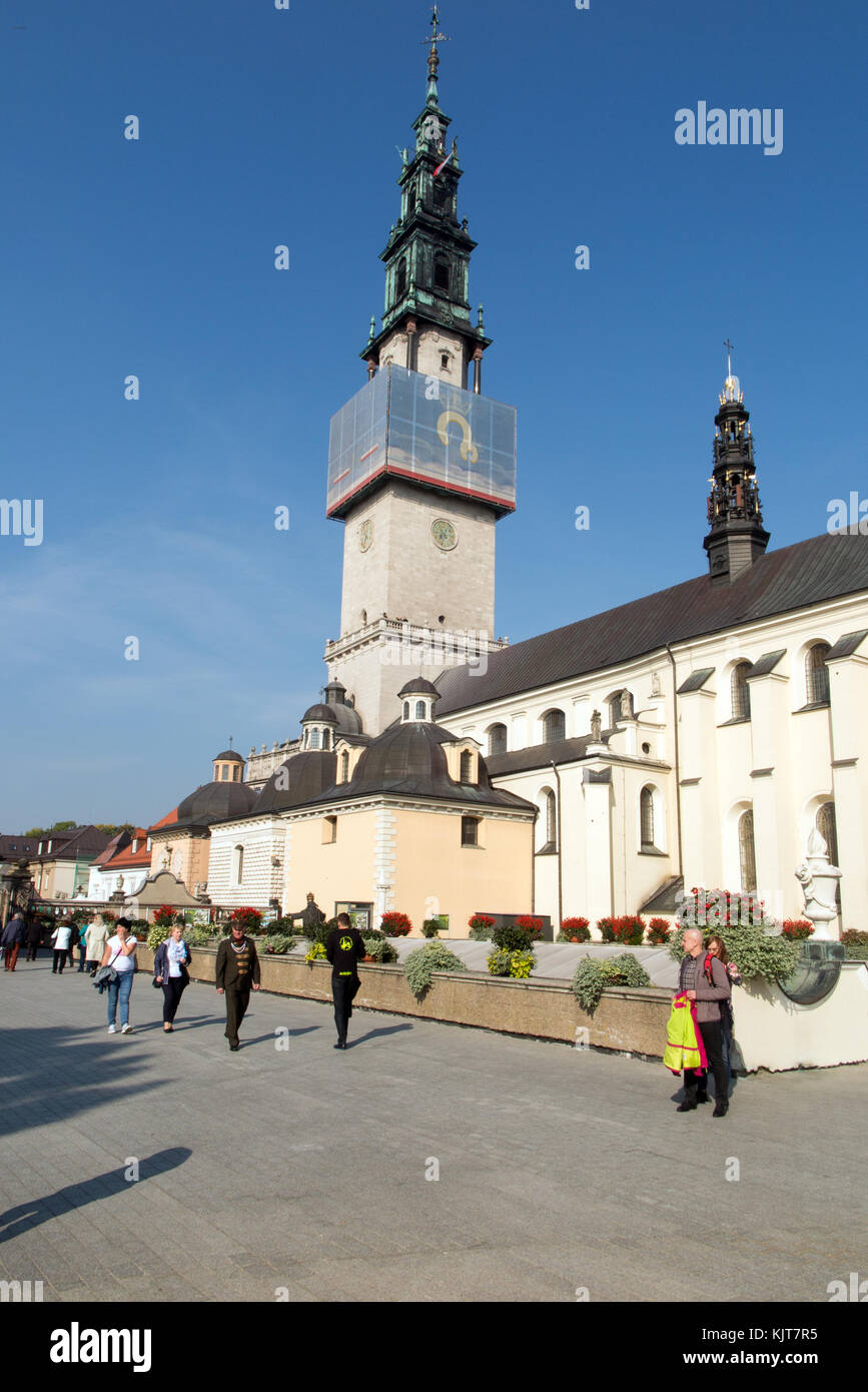 Besucher und Pilger, die sich im Kloster von Jana Gora in der polnischen Stadt Czestochowa Polen auch genannt das Heiligtum der Muttergottes von Tschenstochau Stockfoto