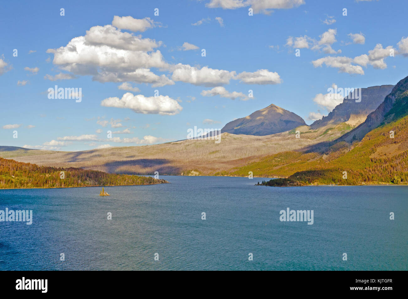 Divide Peak und St. Mary Lake im Glacier National Park Stockfoto