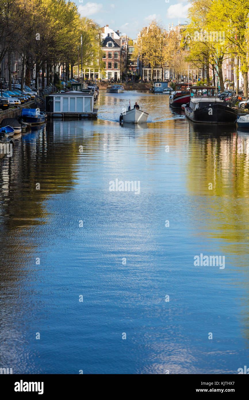 Amsterdam Nordholland Niederlande - Mai 2016: Kanal, Amsterdam, Niederlande Stockfoto