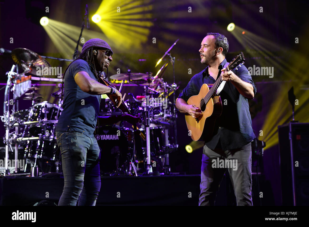 WEST PALM BEACH, FL - 29. JULI: (EMBARGO BIS 21.08.16) Boyd Tinsley, Carter Beauford, Dave Matthews von der Dave Matthews Band tritt am 29. Juli 2016 im Perfect Vodka Amphitheater in West Palm Beach Florida auf. Leute: Boyd Tinsley, Carter Beauford, Dave Matthews Stockfoto