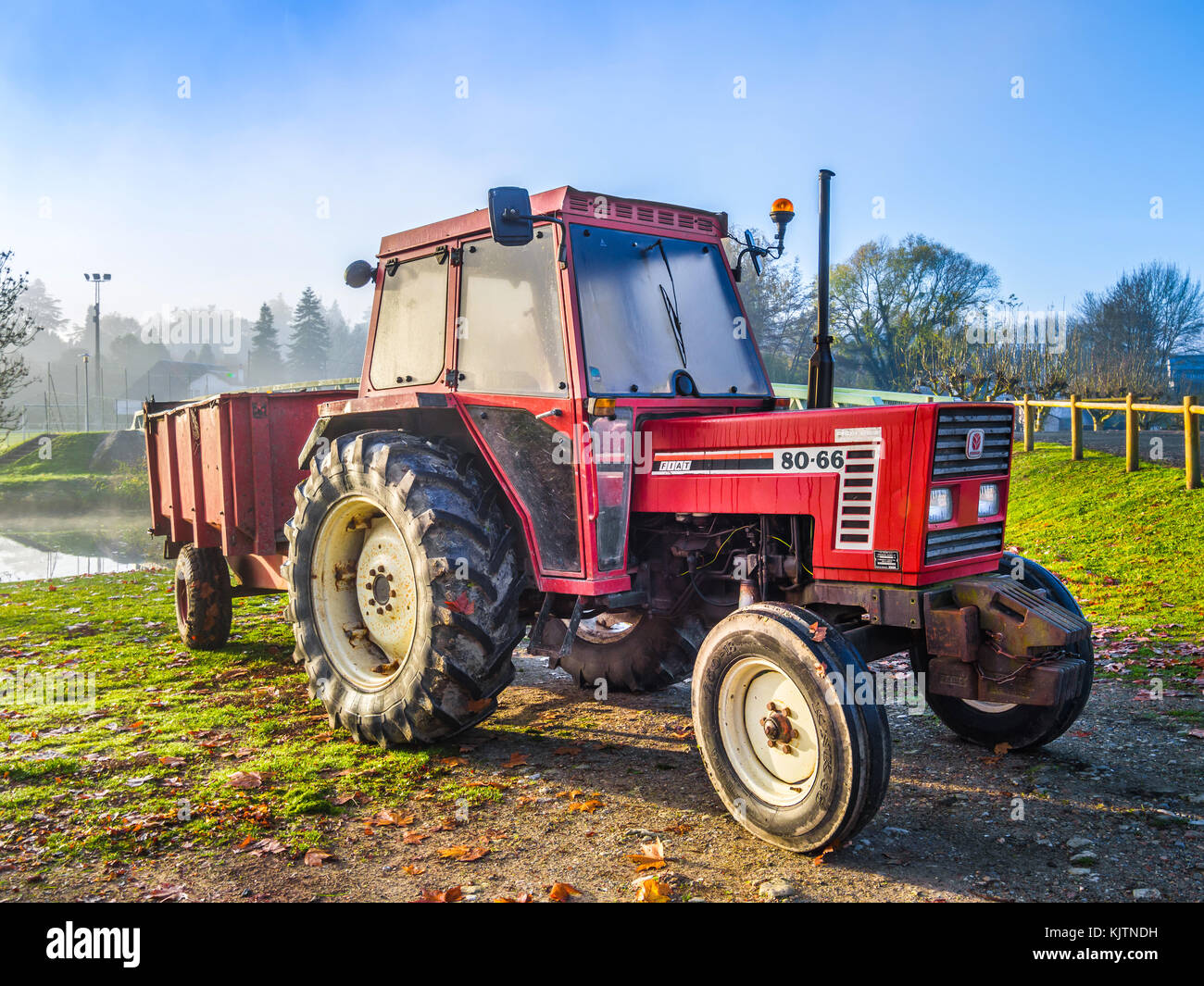 1996 Fiat 80-66 landwirtschaftlichen Traktor - Frankreich. Stockfoto