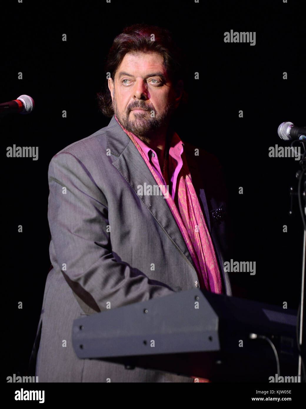 BOCA RATON, FL – 14. FEBRUAR: Alan Parsons vom Alan Parsons Project tritt am 14. Februar 2016 im Mizner Park Amphitheatre in Boca Raton, Florida auf Stockfoto