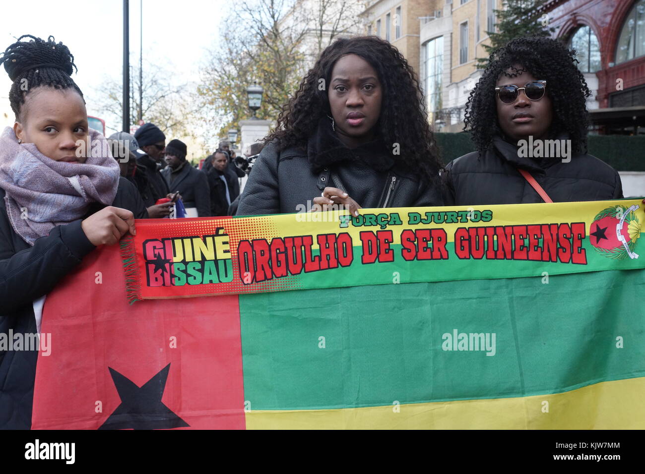 London, Großbritannien. 26 Nov, 2017. die Sklaverei, Sklaven, Master, Slave Auktionen, Libyen, libysche Botschaft, libysche Botschaft London, Guinea Bissau, Cote d'Ivoire, Elfenbeinküste, Liberia, Mali, Afrikanische Union, Kredit: Peter Hogan/alamy leben Nachrichten Stockfoto