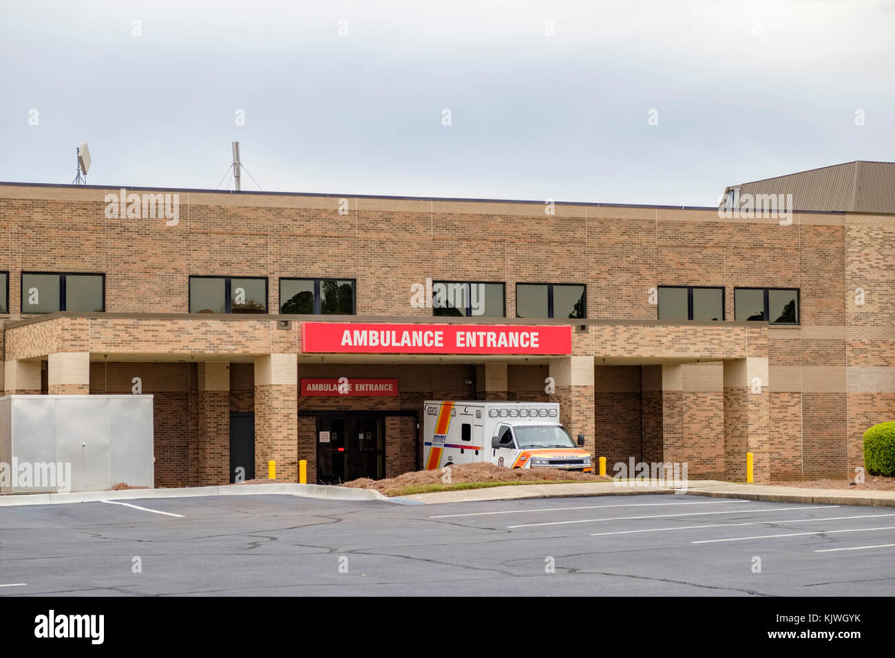 Krankenhaus außen Rettungswagen Eingang, Montgomery Alabama USA. Stockfoto