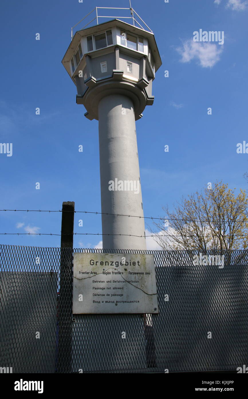 Börgerende, Deutschland - 5. Mai 2016: Der Ostseegrenzturm in Börgerende ist ein ehemaliger Wachturm der Grenzbrigade Küste der Grenztruppen Stockfoto