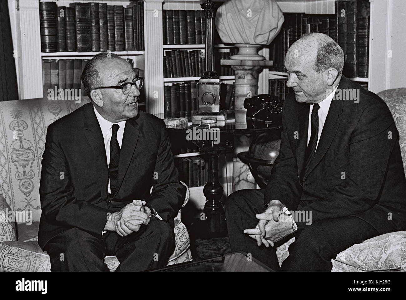 Levi eshkol Fotos und Bildmaterial in hoher Auflösung Alamy