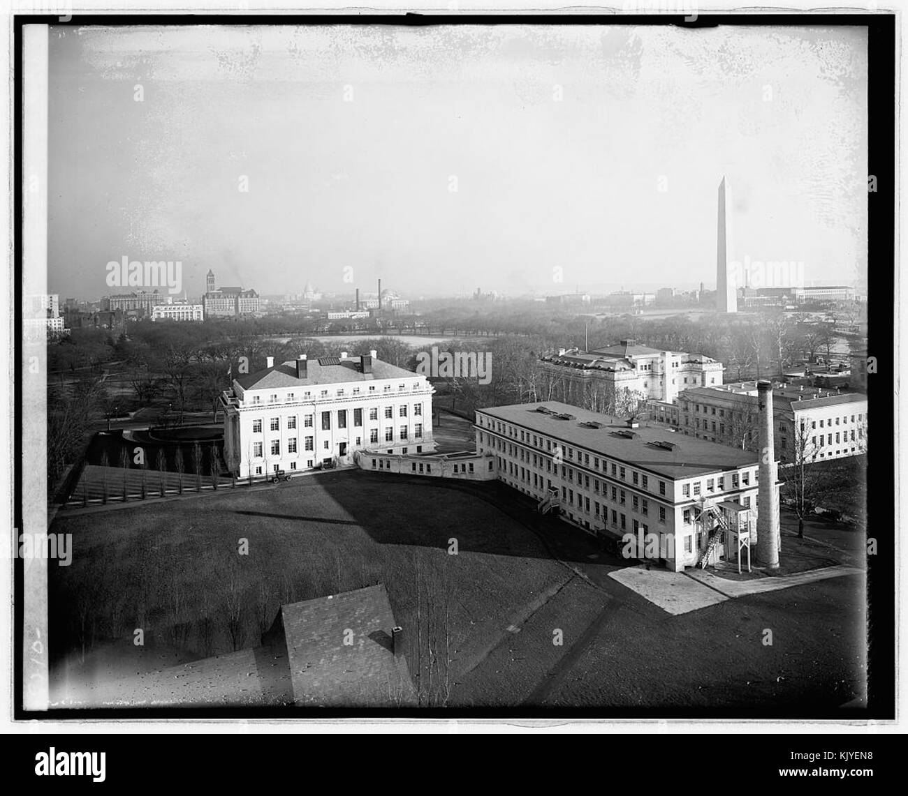 Luftaufnahme über South Lawn von Südosten in Richtung Washington Monument 30461 v Stockfoto