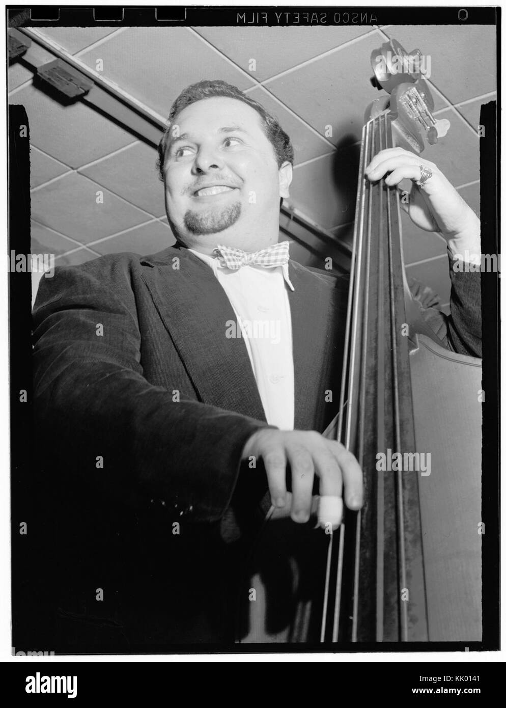 (Porträt von Chubby Jackson, Onyx, New York, N.Y., Ca. Juli 1947) (LOC) (5020401952) Stockfoto