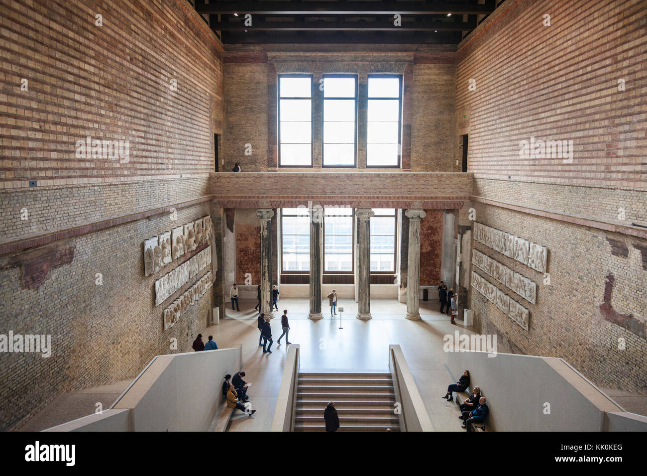 Innenraum der neuen Museum, Berlin, Deutschland Stockfoto