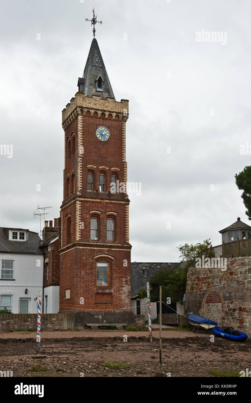 Die nationalen Vertrauensstellungen Peters Tower, einem italienischen Riverfront brick Clock Tower in Lympstone auf dem River Exe in Devon. Teil der Exe estuary Trail Stockfoto