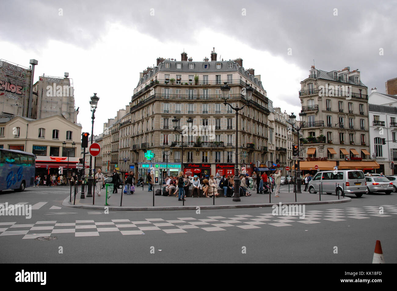 Plaza Place Blanche in Paris ist ein beliebtes Ziel für Touristen ein Ort der Cabaret Moulin Rouge Stockfoto