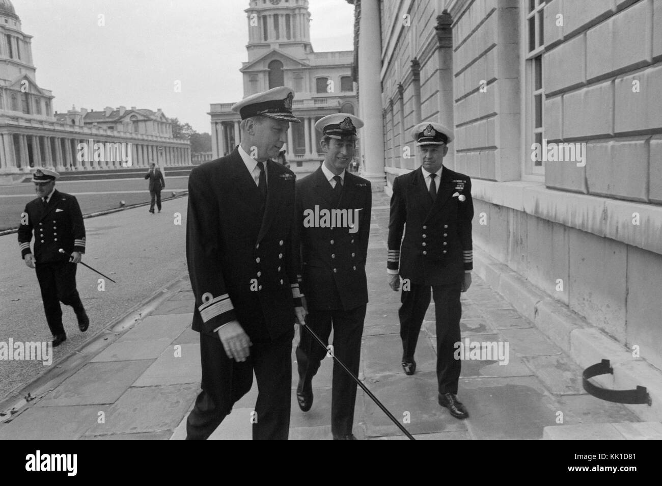 Prince Charles in Greenwich Naval College in London im Jahr 1975. Prince Charles in seinem Marine uniform. Stockfoto