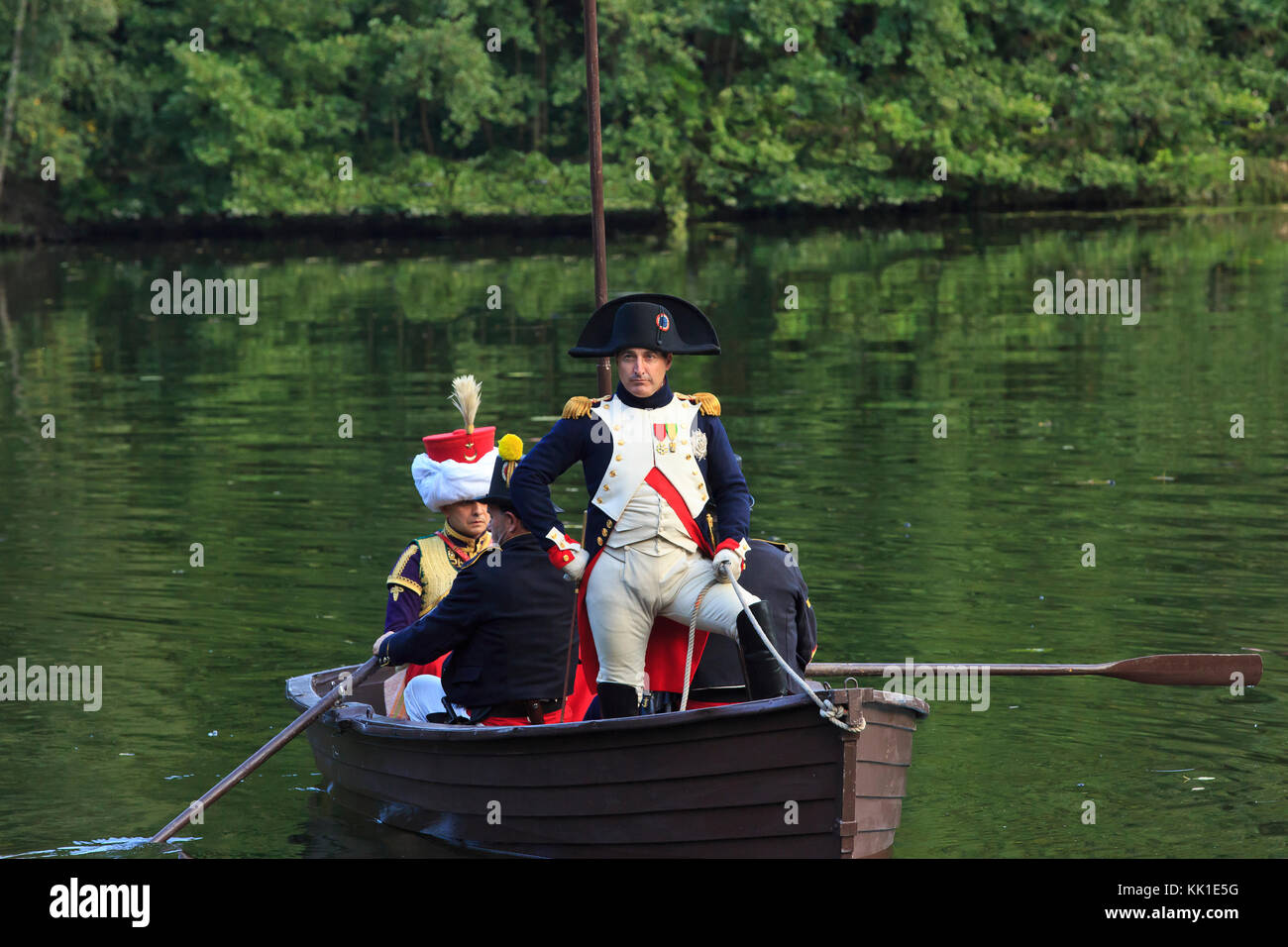 Napoleon I Kaiser der Franzosen (1769-1821) auf dem Weg nach Zar Alexander I von Russland (1777-1825) im Pavillon auf der Memel (1807) Stockfoto