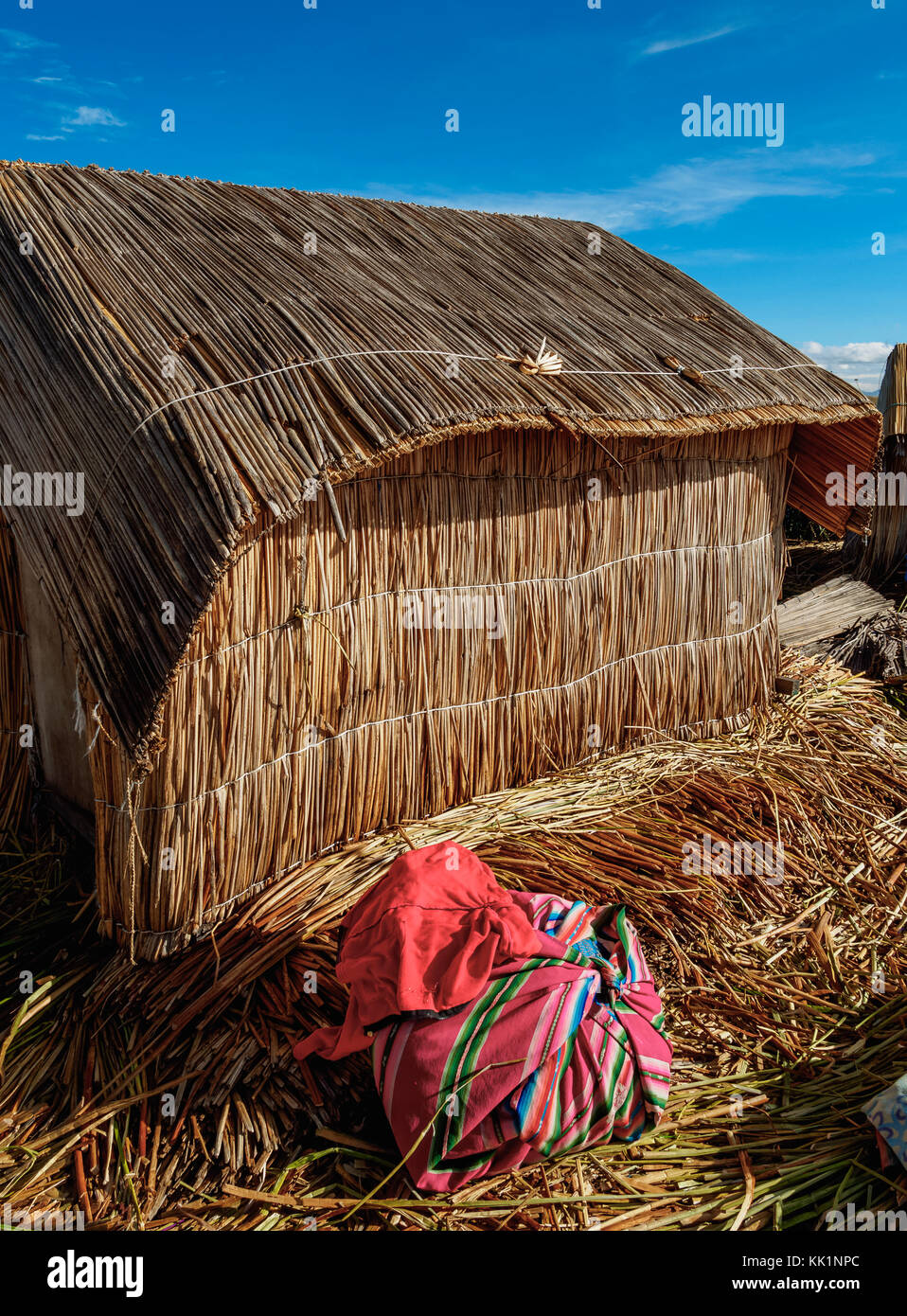 Uros schwimmende Insel, Titicacasee, Puno, Peru Stockfoto