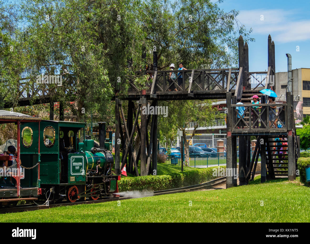 Zug in Parque de La Amistad, Freundschaft Park, Santiago de Surco Bezirk, Lima, Peru Stockfoto