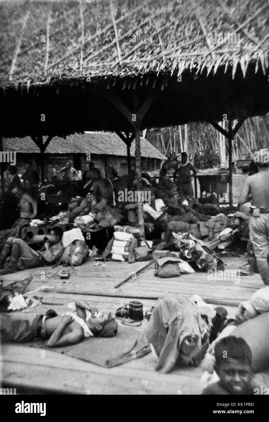 Kriegszeitfotos im fernen East-Singapur-Kuala Lumpur Malaysia 1945. Die kämpfenden jungen Männer und ihre fliegenden Maschinen einschließlich entkesselter japanischer Flugzeuge Stockfoto