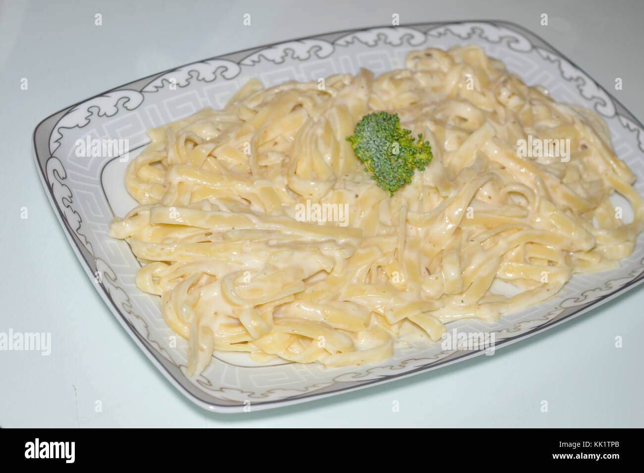 Hausgemachte italienische weiße Sauce Pasta Stockfoto