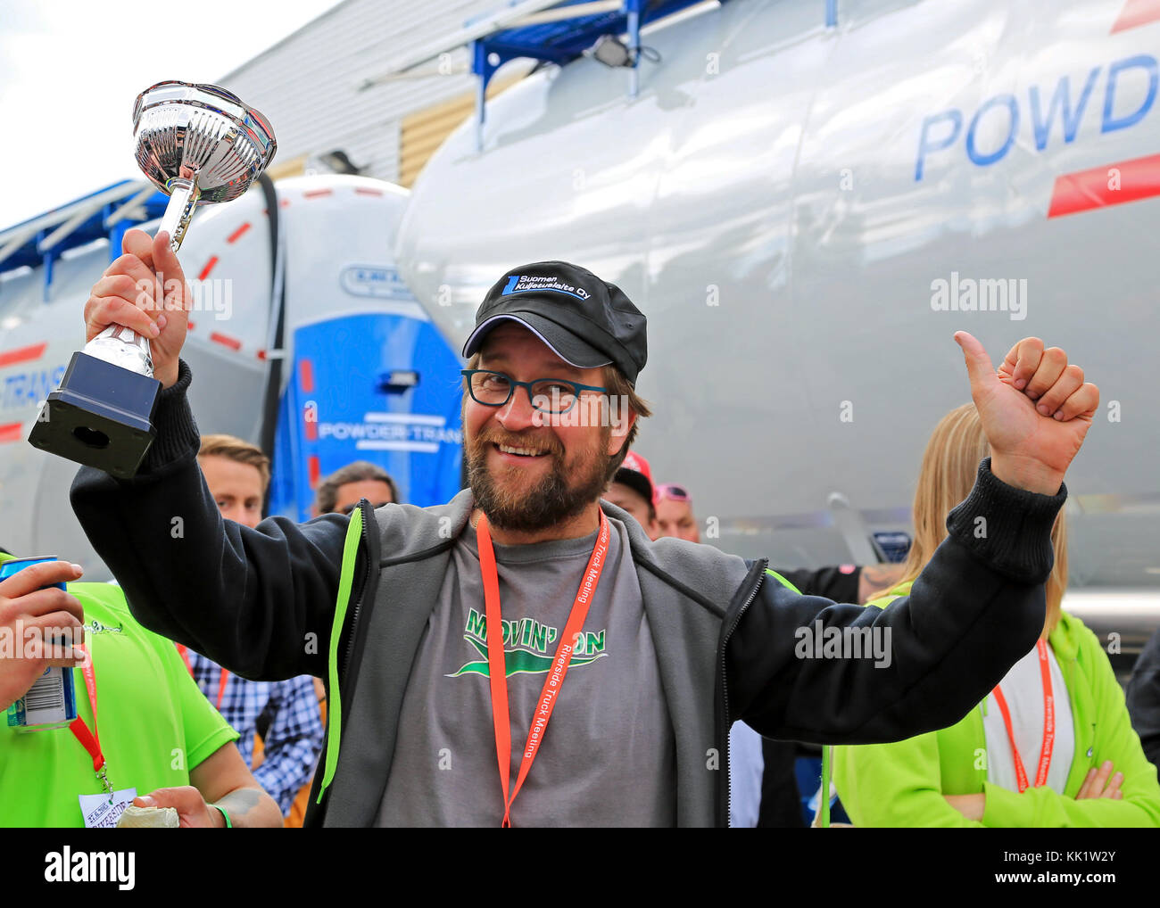 Porvoo, Finnland - 27. Juni 2015: Finnische kundenspezifischen Lkw Builder und Spediteur mika auvinen ist am Flußufer lkw-Tagung 2015 ausgezeichnet. Stockfoto