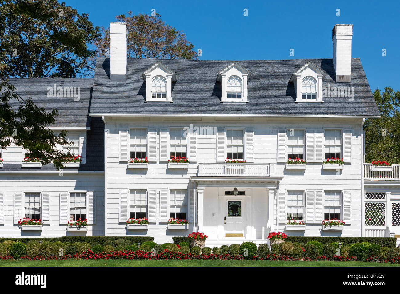 Großes, weißes Haus in East Hampton, New York Stockfoto