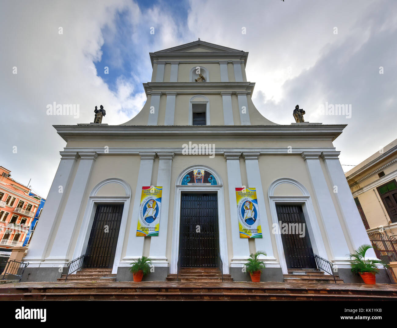Kathedrale von San Juan Bautista ist eine römisch-katholische Kathedrale in der Altstadt von San Juan, Puerto Rico. Diese Kirche ist im Jahre 1521 erbaut und ist die älteste Kirche in Th Stockfoto
