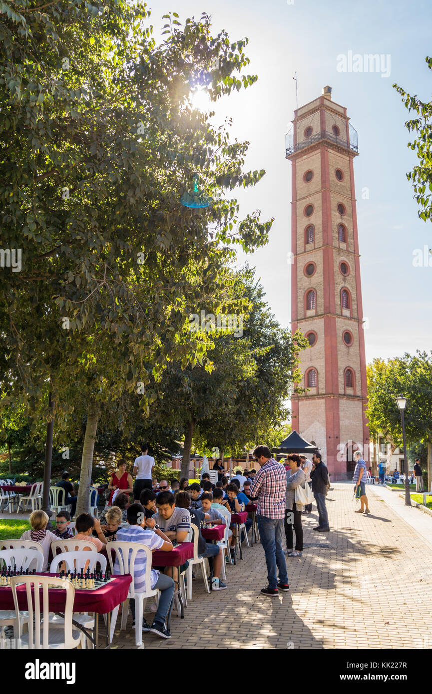 Geschwindigkeit Schach Knockout Turnier, Torre de los Perdigones shot Tower, jetzt mit einer Camera obscura, 1885, Sevilla, Andalusien, Spanien Stockfoto