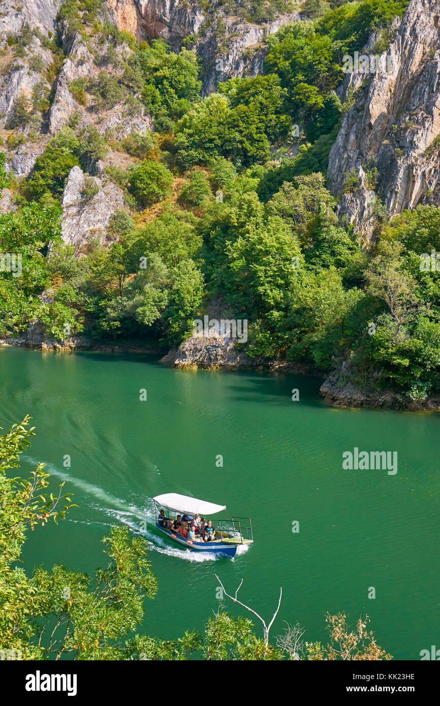 Drehzahl Motor Boot auf dem See, Matka Canyon, Mazedonien Stockfoto
