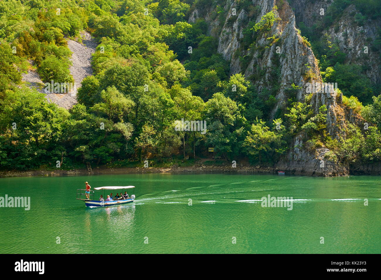 Drehzahl Motor Boot auf dem See, Matka Canyon, Mazedonien Stockfoto
