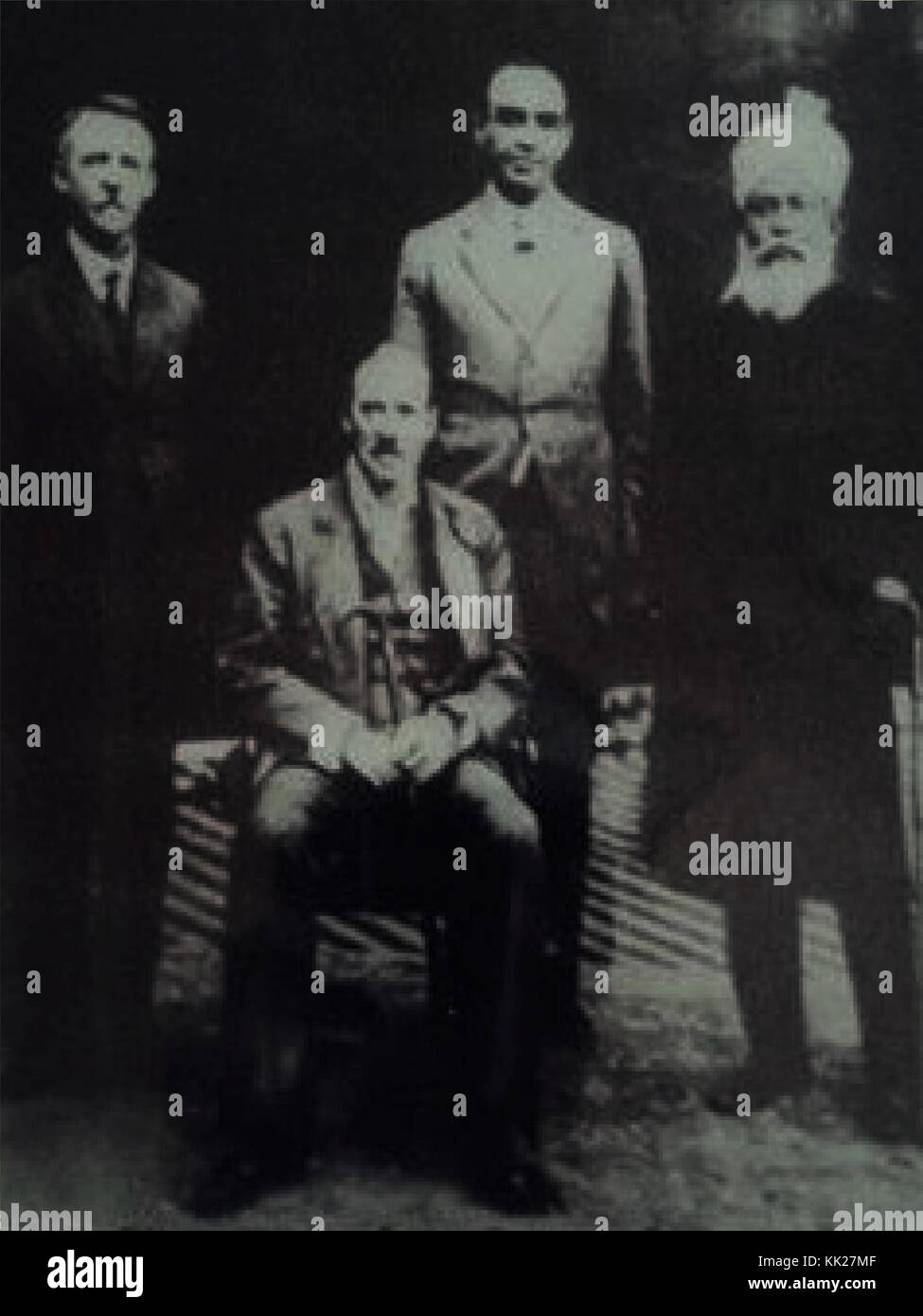 Ein Exekutivrat ist ein Regierungsberatungsorgan oder eine Entscheidungsgruppe, die in der Regel aus hochrangigen Beamten oder Ministern besteht. Stockfoto