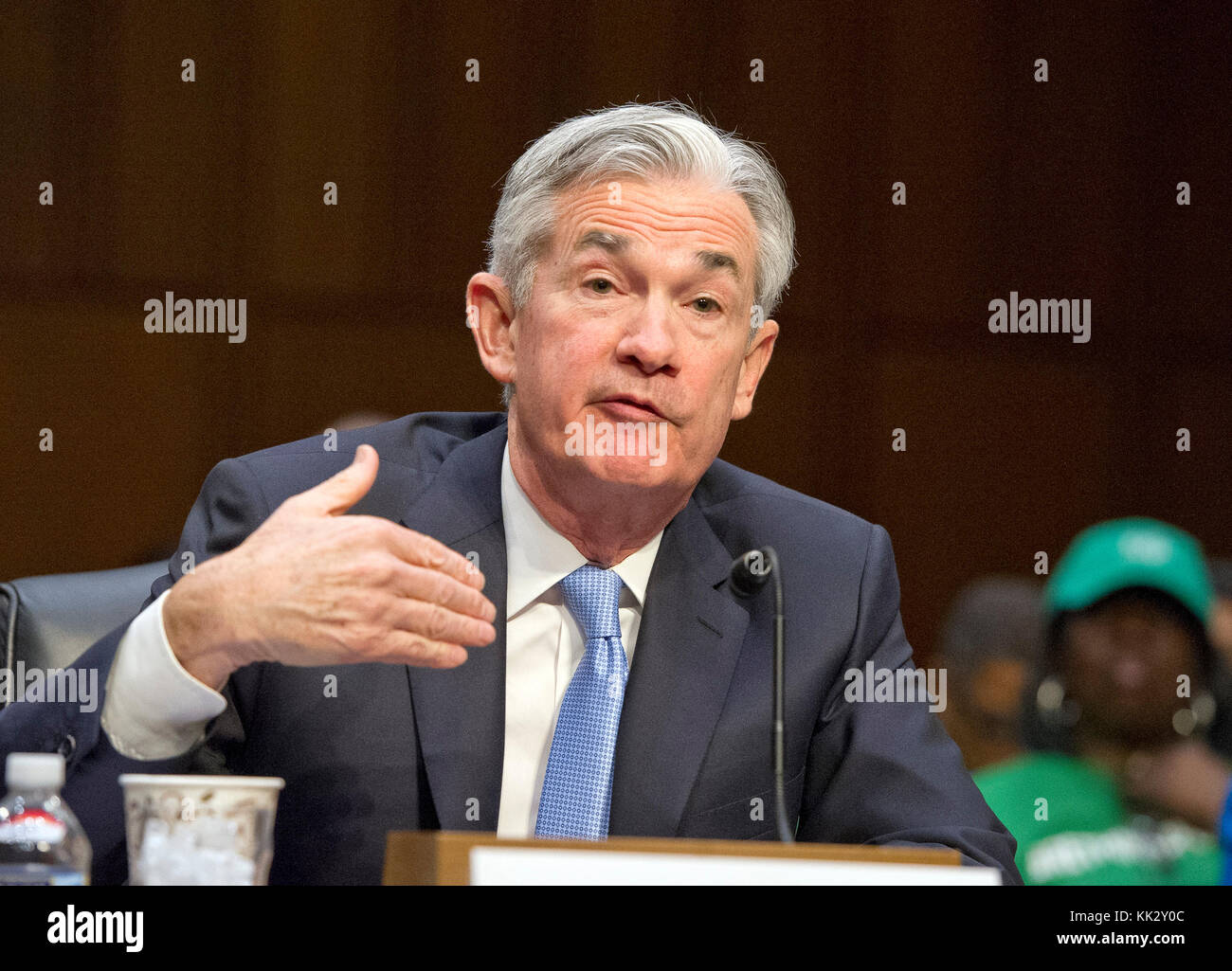 Jerome H. Powell gibt vor dem United States Senate Committee on Banking, Housing und Urban Affairs am Dienstag, den 28. November 2017, seine Nominierung als Vorsitzender des Gouverneursrates des Federal Reserve System auf dem Kapitol Hill in Washington, DC bekannt. Kredit: Ron Sachs/CNP /MediaPunch Stockfoto