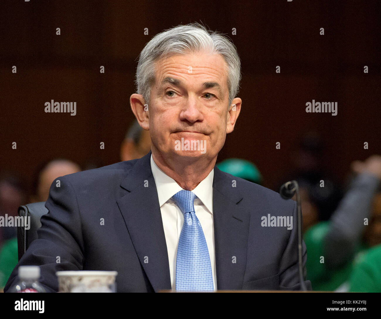 Jerome H. Powell gibt vor dem United States Senate Committee on Banking, Housing und Urban Affairs am Dienstag, den 28. November 2017, seine Nominierung als Vorsitzender des Gouverneursrates des Federal Reserve System auf dem Kapitol Hill in Washington, DC bekannt. Kredit: Ron Sachs/CNP /MediaPunch Stockfoto